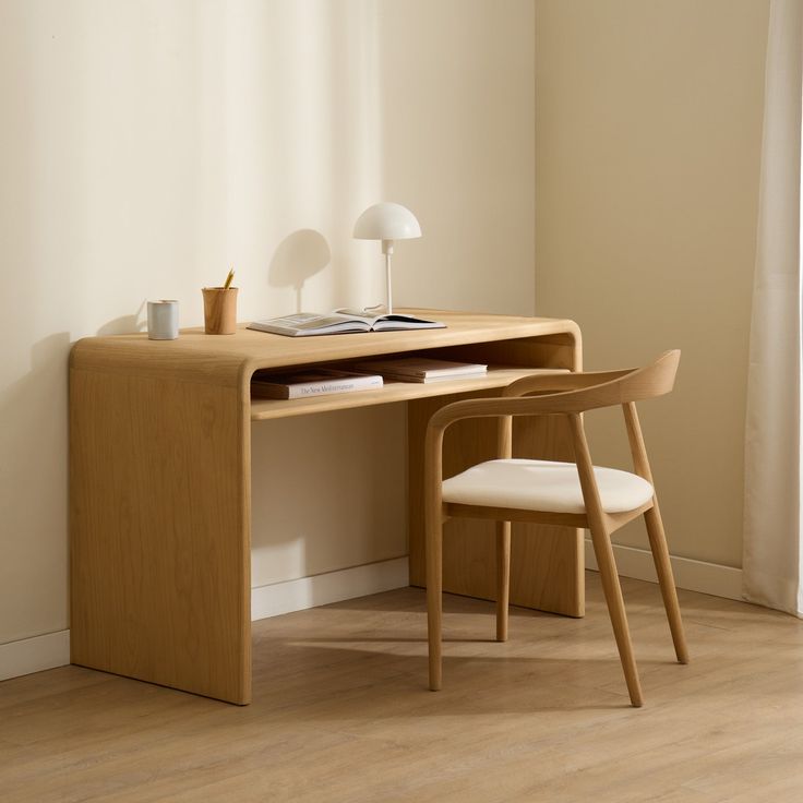Desktop table